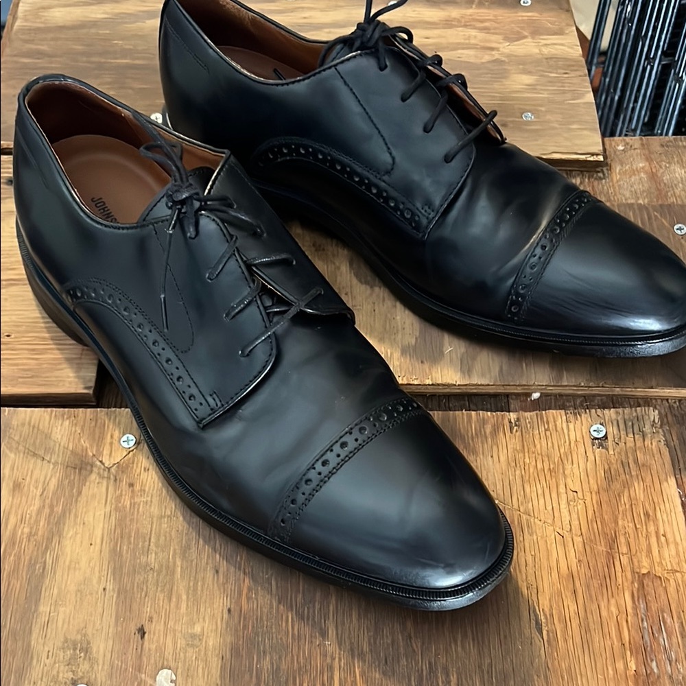 Johnston & Murphy Black Leather Oxfords Cap-Toe Brogue